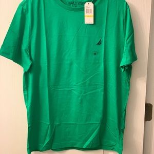 Men’s Nautica shirt - medium